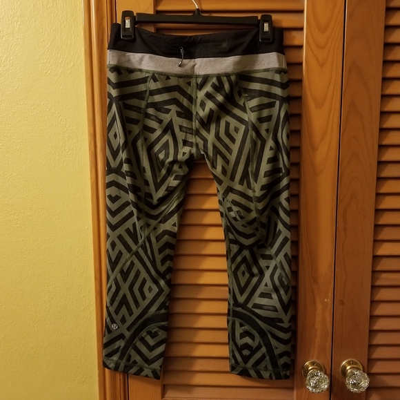 Lululemon Run Crop Inspire Leggings Tights Size 6 - Picture 2 of 5